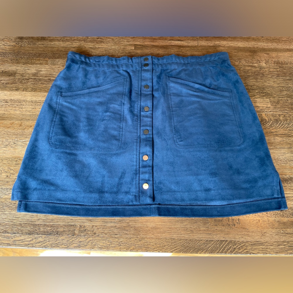 BCBGMAXAZRIA Mora Faux Suede Skirt - size L